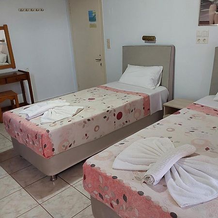 Amadeus Hawaii Apartments & Studios シダリオン 部屋 写真
