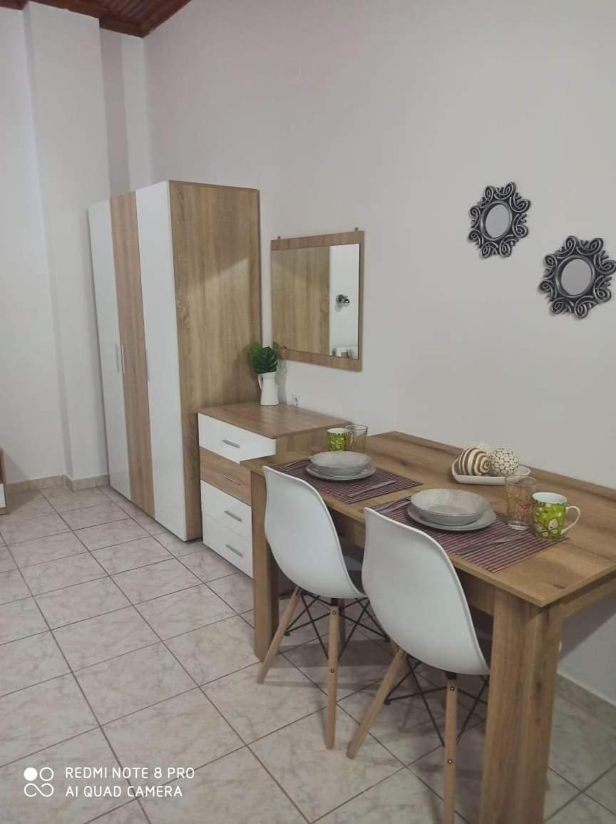 Amadeus Hawaii Apartments & Studios シダリオン 部屋 写真