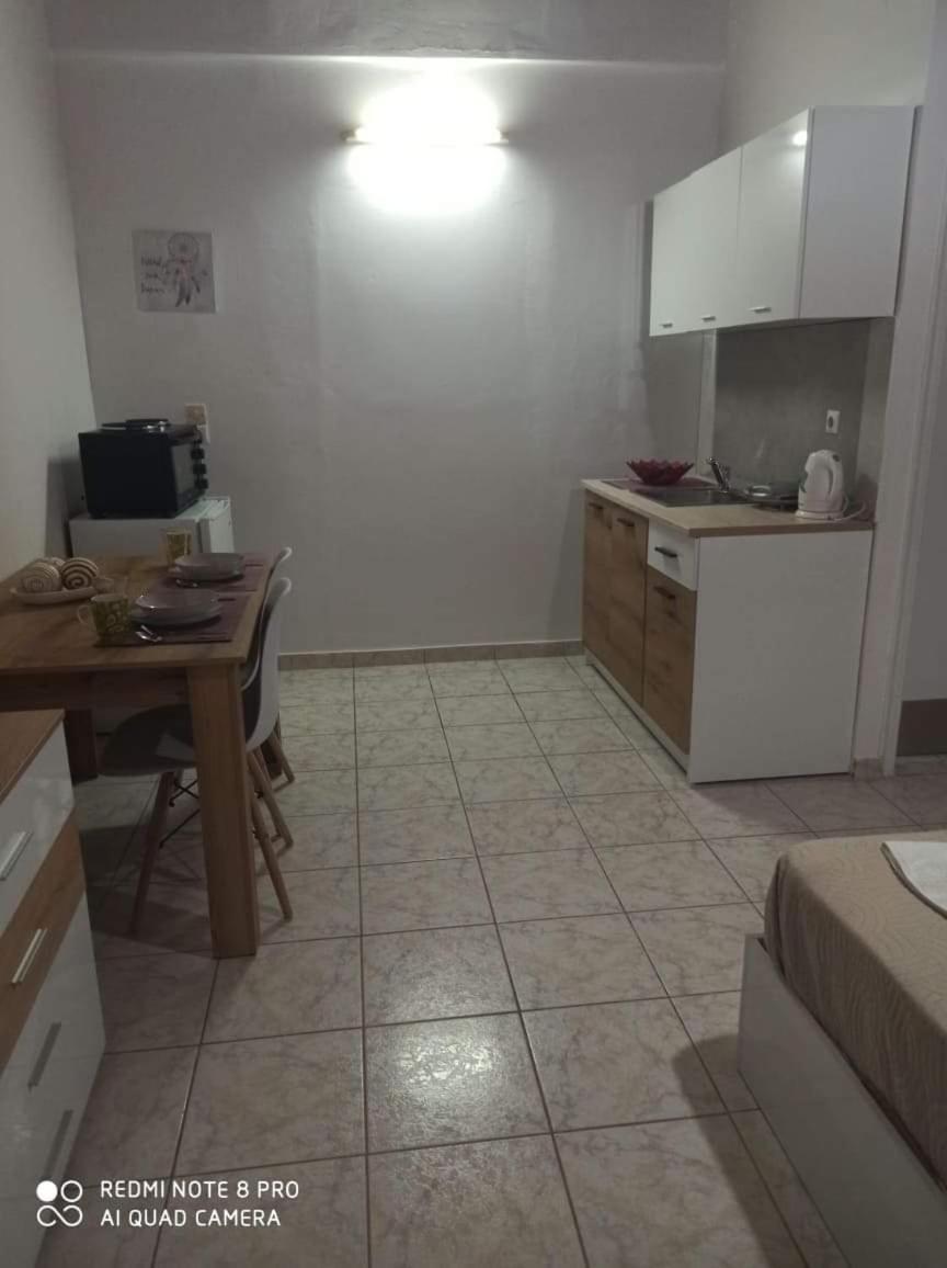 Amadeus Hawaii Apartments & Studios シダリオン 部屋 写真